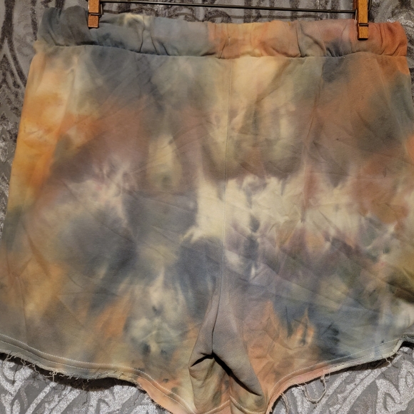 Puma Women's Tie-Dye Shorts - Multicolor - Picture 3 of 3